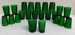 lot 170 image: Vintage Anchor Hocking Forest Green Sandwich Glass Tumblers and Juice Glasses