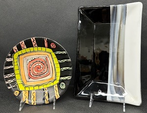 lot 91X image: A Pair of Lovely Serving Pieces