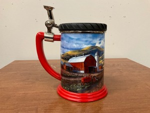 lot 17 image: Franklin Mint The Farmall Model H Collector Tankard by David Henderson Stein