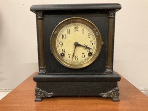 lot 23 image: Vintage Sessions Mantle Clock