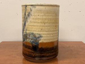 lot 53 image: Pottery Vase Utensil Jar