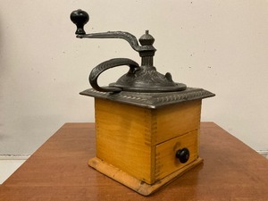 lot 69 image: Coffee Grinder