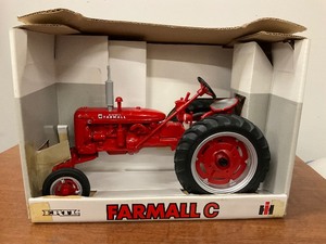 lot 99 image: Ertl Farmall C 116 Scale Tractor