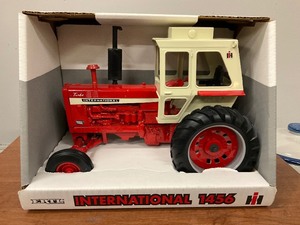 lot 134 image: Ertl Internationl 1456 Tractor Model