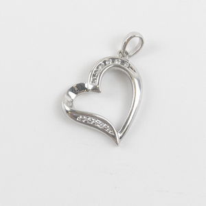 lot 14B image: 14k White Gold Diamond Heart Pendant (No Chain).