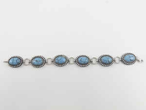 lot 16 image: Turquoise Sterling Silver Link Bracelet.