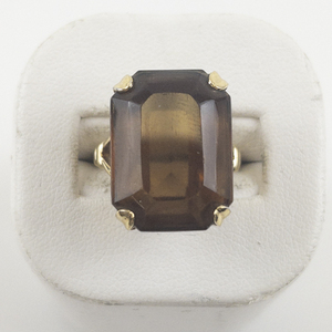 lot 46 image: AVON Topaz Gold Tone Base Metal Ring. Size 7 - 7.25.