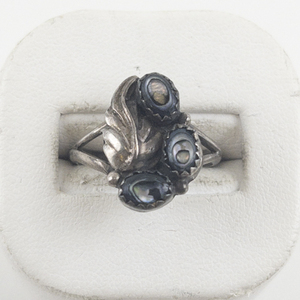 lot 64 image: Abalone Leaf Sterling Silver Ring. Size 7.25 - 7.5.