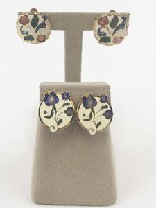 lot 78 image: 2 pairs of Floral Cloisonn Gold Tone Clip-On Earrings .