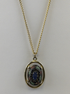 lot 114 image: Sarah Coventry Light Of The East Gold Plated pendant Necklace .