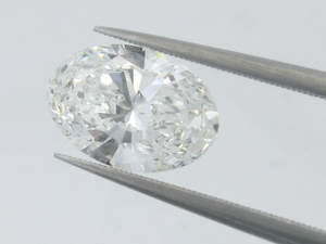 lot 1 image: 2.68 Carats Oval Brilliant Cut Lab Grown Diamond, FVS2 SUPER IDEAL GCAL 8X. Estimated Replacement Value $6000 LOW RESERVE
