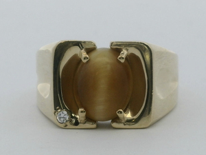 lot 10 image: Mens Tigers Eye & Diamond 10K Yellow Gold Ring. Size 9.75.
