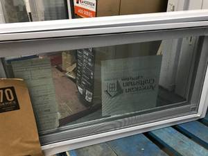 lot 78 image: AMERICAN CRAFTSMAN 31 X 17 WINDOW