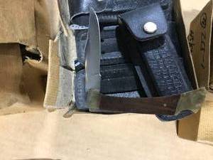 lot 105 image: 4IN FOLD UP KNIVES WITH CASES