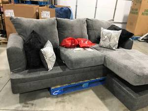 lot 126 image: L SHAPE CHASE SOFA