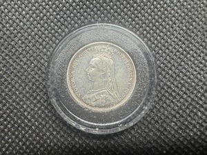 lot 9 image: 1887 XFAU Silver British 6 Pence
