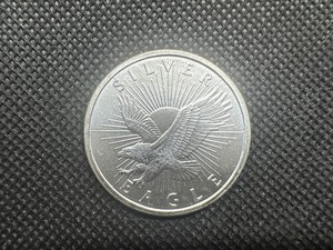 lot 46 image: 12 oz .999 Sunshine Minting Round. Sigma tested.