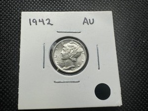 lot 76 image: 1942 AU Mercury Dime. Soldi AU, very slight wear, excellent mint luster.