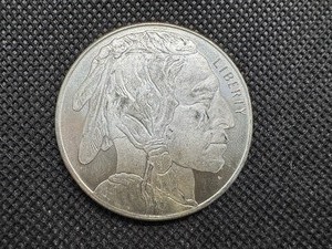 lot 132 image: Silver 1oz Round Buffalo Design
