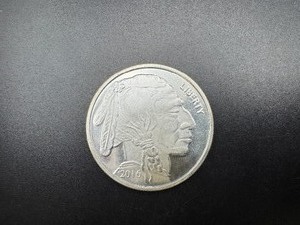 lot 120 image: 2016 1 oz Silver Round Buffalo Design