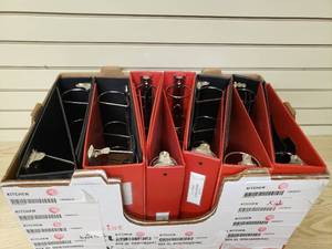 lot 9 image: 12 3 and 3.5 inch 3 ring binders