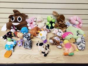 lot 12 image: Box of stuffed animals