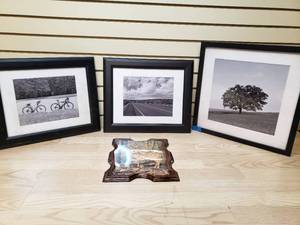 lot 18 image: 4 wall hanging pictures  decorations