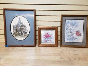 lot 19 image: 3 wooden framed pictures  decor