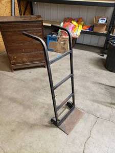 lot 22 image: Metal Hand Truck