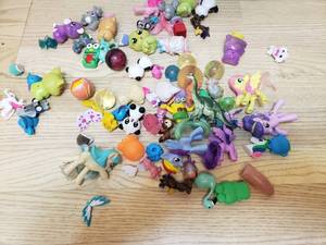 lot 27 image: Box of little figures  toys