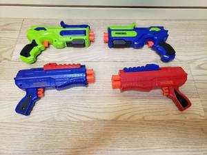 lot 31 image: 3 Dart guns no darts