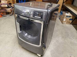 lot 1 image: Maxima front load clothes Dryer