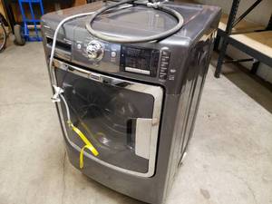 lot 2 image: Maxima front load Clothes washer