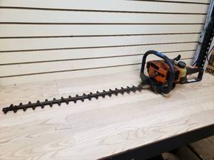 lot 39 image: Stihl 30 gas powered hedge trimmer