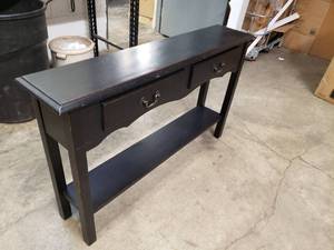 lot 42 image: Table 45 x 10 x 28 tall 2 drawers