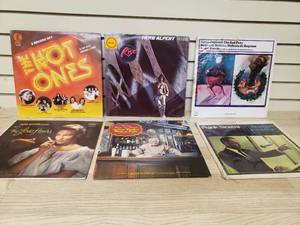 lot 58 image: 6 Vinyl Records