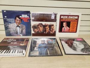 lot 61 image: 6 Vinyl Records