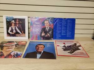 lot 64 image: 6 Vinyl Records