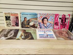 lot 65 image: 8 Vinyl Records