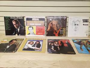 lot 66 image: 8 Vinyl Records