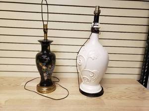 lot 76 image: 2 Table lamps