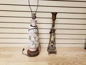 lot 78 image: 2 Table lamps