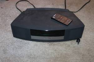 lot A-4 image: Bose Wave Radio II with Remote Control
