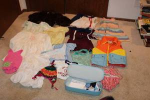 lot 7 image: Collection of Vintage Childrens Clothing and Accessories