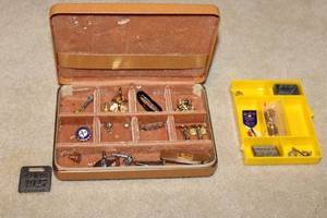 lot 52 image: Vintage Mixed Lot of Cufflinks and Lapel Pins in Travel Cases