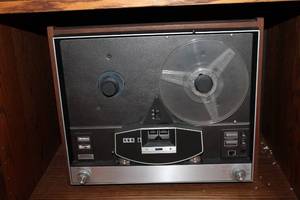 lot 55 image: Vintage Ampex Reel-to-Reel Tape Recorder with Accessory Kit and Tape Collection