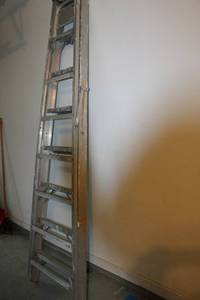 lot 73 image: Werner 8-Foot Aluminum Extension Ladder Model 376