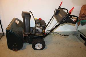 lot 80 image: Craftsman 24-inch 6.5 HP Snowblower with Electric Start