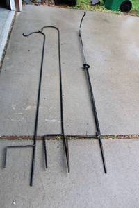 lot 84 image: Set of 3 Metal Garden Shepherd Hooks