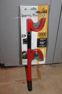 lot 90 image: The Club Original Steering Wheel Lock with Keys